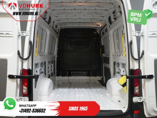 Volkswagen Crafter 35 2.0 TDI 140 pk DSG Aut. L3H3 Facelift/ LED/ Virtual Cockpit/ Camera/ Cruise/ Carplay/ Gev.Stoel ActivLease financial lease