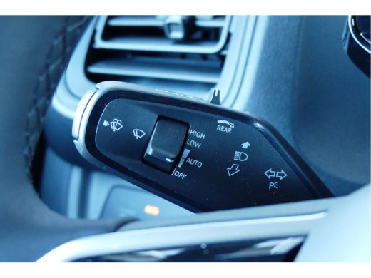 Volkswagen ID. Buzz Cargo Cargo | Bulli 79 kWh | Trekhaak | Soft close | Stoelverwarming | Navi by app ActivLease financial lease