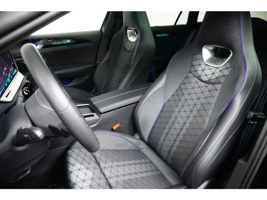 Volkswagen Passat Variant 1.5 eHybrid 272PK DSG-6 R-Line Business | PANORAMADAK | TREKHAAK | 19 INCH | ELEKTR. A. K... ActivLease financial lease