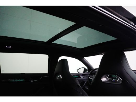 Volkswagen Passat Variant 1.5 eHybrid 272PK DSG-6 R-Line Business | PANORAMADAK | TREKHAAK | 19 INCH | ELEKTR. A. K... ActivLease financial lease