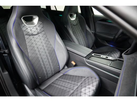 Volkswagen Passat Variant 1.5 eHybrid 272PK DSG-6 R-Line Business | PANORAMADAK | TREKHAAK | 19 INCH | ELEKTR. A. K... ActivLease financial lease