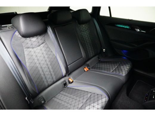 Volkswagen Passat Variant 1.5 eHybrid 272PK DSG-6 R-Line Business | PANORAMADAK | TREKHAAK | 19 INCH | ELEKTR. A. K... ActivLease financial lease