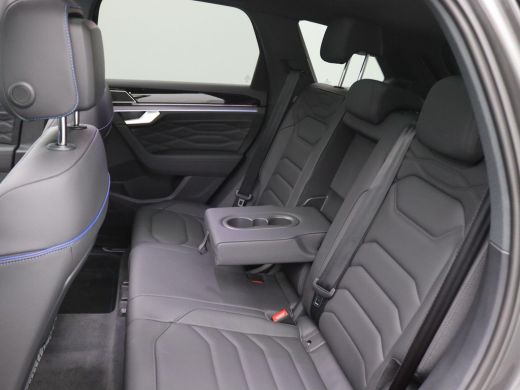 Volkswagen Touareg 3.0 TSi eHybrid 4MOTION R Edition 463PK DSG matrix led, trekhaak, panoramadak, 360gr. camera, led... ActivLease financial lease