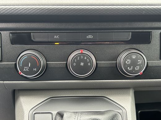 Volkswagen Transporter 2.0 TDI 150 PK AUTOMAAT DSG COMFORTLINE EXE / L2H1 / 1e EIG. / 24.504KM !! / AIRCO / CRUISE / NAV... ActivLease financial lease