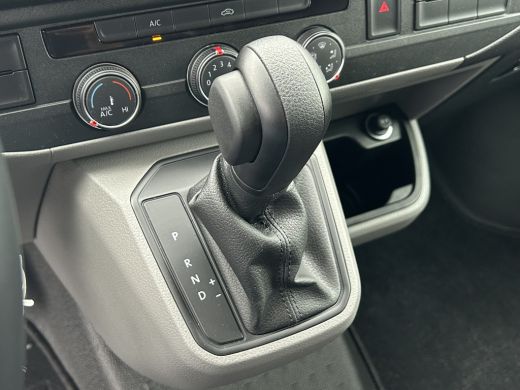Volkswagen Transporter 2.0 TDI 150 PK AUTOMAAT DSG COMFORTLINE EXE / L2H1 / 1e EIG. / 24.504KM !! / AIRCO / CRUISE / NAV... ActivLease financial lease