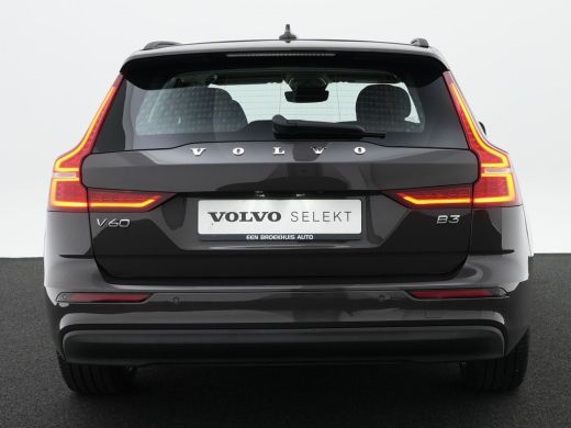 Volvo  V60 2.0 B3 Essential Edition | Adaptive Cruise | BLIS | Trekhaak | Stoelverwarming | Google | 18" ActivLease financial lease