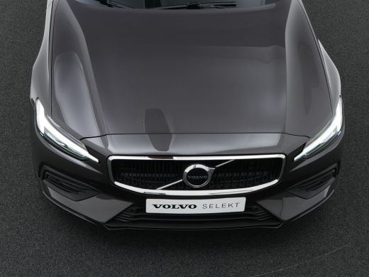 Volvo  V60 2.0 B3 Essential Edition | Adaptive Cruise | BLIS | Trekhaak | Stoelverwarming | Google | 18" ActivLease financial lease