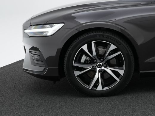 Volvo  V60 2.0 B3 Essential Edition | Adaptive Cruise | BLIS | Trekhaak | Stoelverwarming | Google | 18" ActivLease financial lease