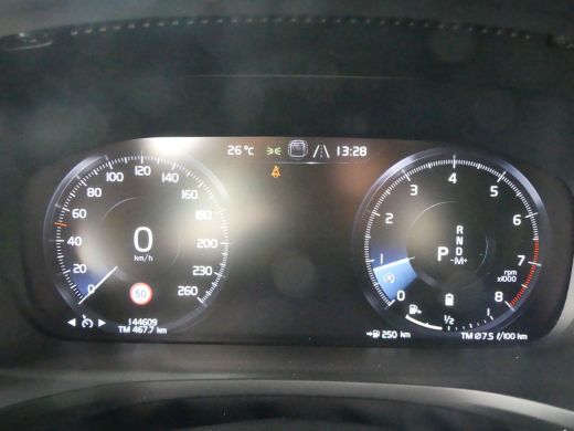 Volvo  V60 2.0 B3 Momentum Advantage | TREKHAAK | CAMERA | PARKEERSENSOREN V+A | NAVI | ActivLease financial lease