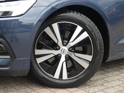 Volvo  V60 2.0 B3 Momentum Advantage | TREKHAAK | CAMERA | PARKEERSENSOREN V+A | NAVI | ActivLease financial lease
