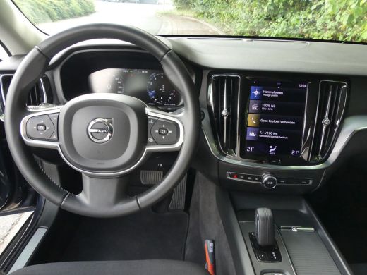 Volvo  V60 2.0 B3 Momentum Advantage | TREKHAAK | CAMERA | PARKEERSENSOREN V+A | NAVI | ActivLease financial lease