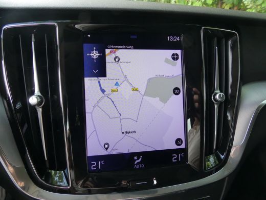 Volvo  V60 2.0 B3 Momentum Advantage | TREKHAAK | CAMERA | PARKEERSENSOREN V+A | NAVI | ActivLease financial lease