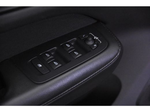Volvo  V60 2.0 D3 Momentum Pro *1ste Eigenaar*Leer*Navigatie*Stoelverwarming* ActivLease financial lease