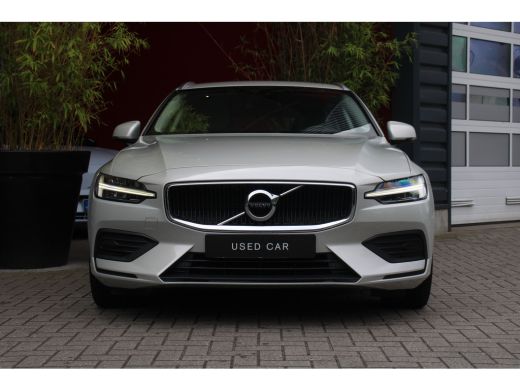 Volvo  V60 2.0 T5 Momentum | 1e Eigenaar | Broekhuis Volvo onderhouden | Trekhaak uitklapbaar ActivLease financial lease