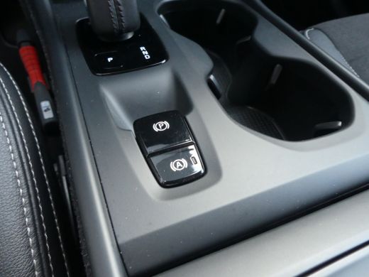 Volvo  XC40 1.5 T3 Momentum Pro | TREKHAAK | ADAPTIVE CRUISE | DODEHOEKDETECTIE | CAMERA | NAVI | PARKEERSENS... ActivLease financial lease