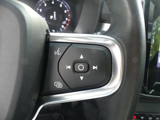 Volvo  XC40 1.5 T3 Momentum Pro | TREKHAAK | ADAPTIVE CRUISE | DODEHOEKDETECTIE | CAMERA | NAVI | PARKEERSENS... ActivLease financial lease