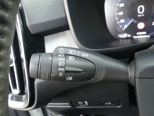 Volvo  XC40 1.5 T3 Momentum Pro | TREKHAAK | ADAPTIVE CRUISE | DODEHOEKDETECTIE | CAMERA | NAVI | PARKEERSENS... ActivLease financial lease
