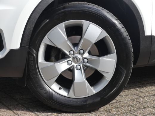 Volvo  XC40 1.5 T3 Momentum Pro | TREKHAAK | ADAPTIVE CRUISE | DODEHOEKDETECTIE | CAMERA | NAVI | PARKEERSENS... ActivLease financial lease