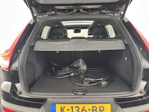 Volvo  XC40 Recharge P8 AWD R-Design [ 3-Fase ] (INCL-BTW) *PANO | LEATHER-ALCANTARA | DIGI-COCKPIT | FULL-LE... ActivLease financial lease
