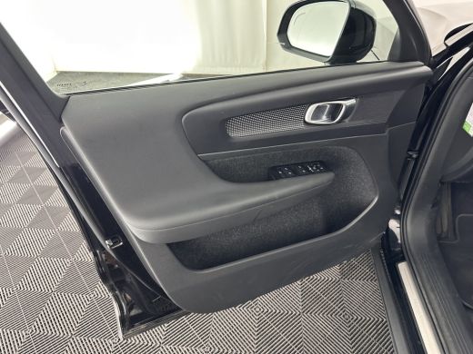 Volvo  XC40 Recharge P8 AWD R-Design [ 3-Fase ] (INCL-BTW) *PANO | LEATHER-ALCANTARA | DIGI-COCKPIT | FULL-LE... ActivLease financial lease