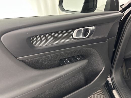 Volvo  XC40 Recharge P8 AWD R-Design [ 3-Fase ] (INCL-BTW) *PANO | LEATHER-ALCANTARA | DIGI-COCKPIT | FULL-LE... ActivLease financial lease
