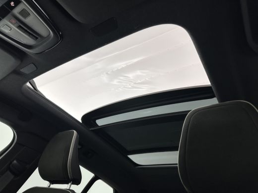 Volvo  XC40 Recharge P8 AWD R-Design [ 3-Fase ] (INCL-BTW) *PANO | LEATHER-ALCANTARA | DIGI-COCKPIT | FULL-LE... ActivLease financial lease