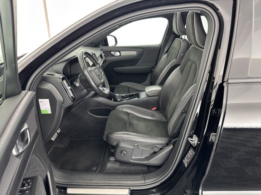 Volvo  XC40 Recharge P8 AWD R-Design [ 3-Fase ] (INCL-BTW) *PANO | LEATHER-ALCANTARA | DIGI-COCKPIT | FULL-LE... ActivLease financial lease