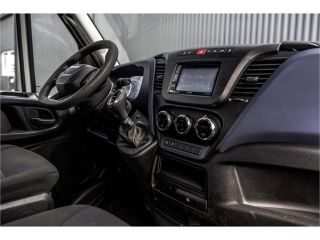Iveco Daily 35S18D 375 | 3.0 180PK | Hiab 013 | 3.5T Trekgewicht | Automaat | Climate | Camera | Euro 6