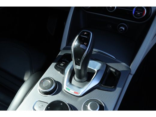 Alfa Romeo Stelvio 2.0 T AWD Veloce 280PK | Panoramadak |Harman/Kardon | Keyless | ACC | Camera | Memory ActivLease financial lease