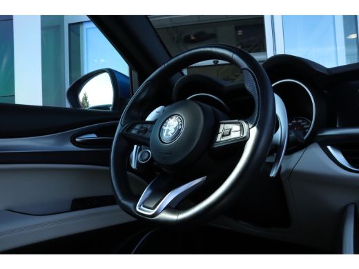 Alfa Romeo Stelvio 2.0 T AWD Veloce 280PK | Panoramadak |Harman/Kardon | Keyless | ACC | Camera | Memory ActivLease financial lease
