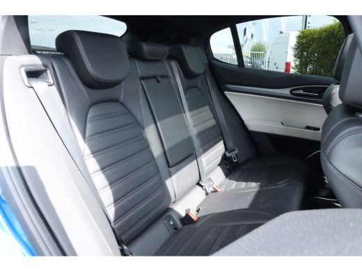 Alfa Romeo Stelvio 2.0 T AWD Veloce 280PK | Panoramadak |Harman/Kardon | Keyless | ACC | Camera | Memory ActivLease financial lease