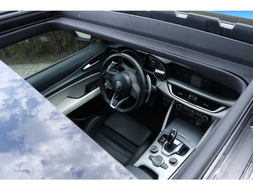 Alfa Romeo Stelvio 2.0 T AWD Veloce 280PK | Panoramadak |Harman/Kardon | Keyless | ACC | Camera | Memory ActivLease financial lease