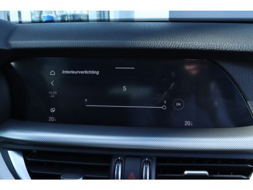 Alfa Romeo Stelvio 2.0 T AWD Veloce 280PK | Panoramadak |Harman/Kardon | Keyless | ACC | Camera | Memory ActivLease financial lease