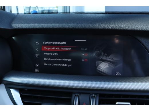 Alfa Romeo Stelvio 2.0 T AWD Veloce 280PK | Panoramadak |Harman/Kardon | Keyless | ACC | Camera | Memory ActivLease financial lease