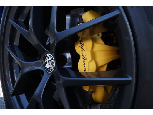 Alfa Romeo Stelvio 2.0 T AWD Veloce 280PK | Panoramadak |Harman/Kardon | Keyless | ACC | Camera | Memory ActivLease financial lease