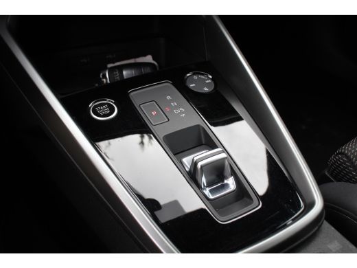 Audi A3 Limousine 30 TFSI S-LINE AUTOMAAT | NL-AUTO! | 1 EIGENAAR! | LEDER / STOF | NAVI | STOELVERWARMIN... ActivLease financial lease