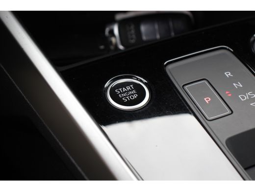 Audi A3 Limousine 30 TFSI S-LINE AUTOMAAT | NL-AUTO! | 1 EIGENAAR! | LEDER / STOF | NAVI | STOELVERWARMIN... ActivLease financial lease