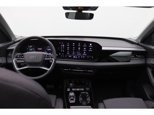 Audi Q6 e-tron Launch edition 83 kWh 252PK Panoramadak, Trekhaak, Keyless, Warmtepomp, 360gr. Camera, Stoelverwa... ActivLease financial lease