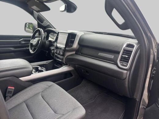 Dodge Ram 1500 1500 5.7 V8 4x4 Crew Cab Big Horn | Special striping | Trekhaak 13-polig | LPG | Geheel rijklaar ... ActivLease financial lease