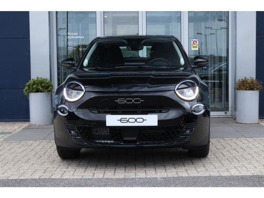 Fiat 600 1.2 Hybrid Urban Carplay | Cruise Control | Parkeersensoren | Radio | Climate | Direct leverbaar ActivLease financial lease