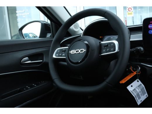 Fiat 600 1.2 Hybrid Urban Carplay | Cruise Control | Parkeersensoren | Radio | Climate | Direct leverbaar ActivLease financial lease