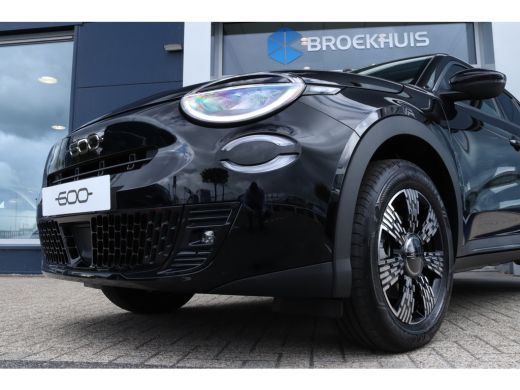 Fiat 600 1.2 Hybrid Urban Carplay | Cruise Control | Parkeersensoren | Radio | Climate | Direct leverbaar ActivLease financial lease
