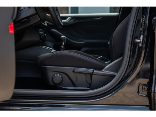Ford Focus 1.0 EcoBoost Hybrid ST Line | Nieuw model! | Stoel/stuur/voorruit verwarming | Navigatie | Apple ... ActivLease financial lease