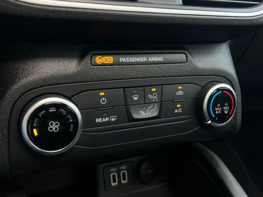 Ford Focus 1.0 EcoBoost Trend Edition Business PANODAK | CAMERA | NAVI | NL AUTO ActivLease financial lease
