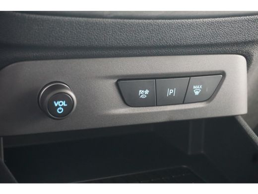 Ford Transit Courier Limited 44 kWh | Voorraad, Snel Leverbaar! | Driver Assistance Pack | Trekhaak | ActivLease financial lease