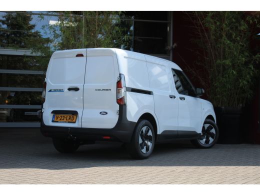 Ford Transit Courier Trend 44 kWh | Trekhaak | Camera | Adaptive Cruise | Dodehoekdetectie ActivLease financial lease