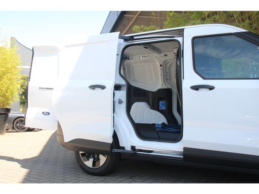 Ford Transit Courier Trend 44 kWh | Trekhaak | Camera | Adaptive Cruise | Dodehoekdetectie ActivLease financial lease