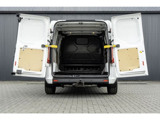 Ford Transit Custom 300 TDCI | L2H1 | LED | Omvormer | Cruise | Airco | PDC | Euro 6 ActivLease financial lease