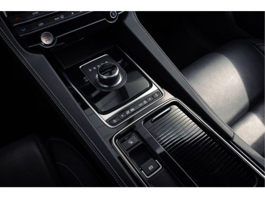 Jaguar F-PACE 2.0t AWD R-Sport | Head-up | Alcantara hemel | Cold Climate | Pano | Leder | Adaptieve Cr Control ActivLease financial lease
