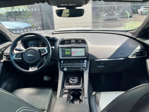 Jaguar F-PACE 2.0t AWD R-Sport | Head-up | Alcantara hemel | Cold Climate | Pano | Leder | Adaptieve Cr Control ActivLease financial lease